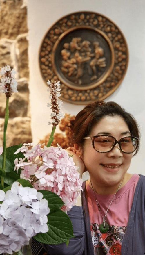 李世济两个孙女的照片,传承家族艺术魅力”